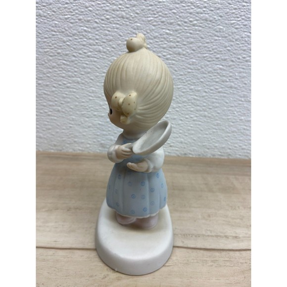 Vtg 1979 Precious Moments Eggs Over Easy Porcelain Figurine E-3118 - Picture 2 of 9